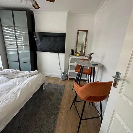 Sheri'S Home Away Лондон Экстерьер фото